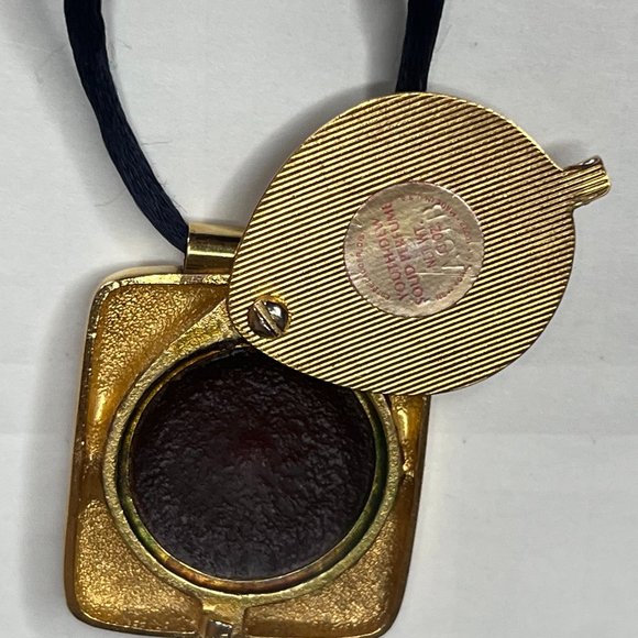 RARE 70's Estee Lauder "Youth Dew" Solid Perfume .03 Oz. Pendant Necklace - Picture 7 of 7